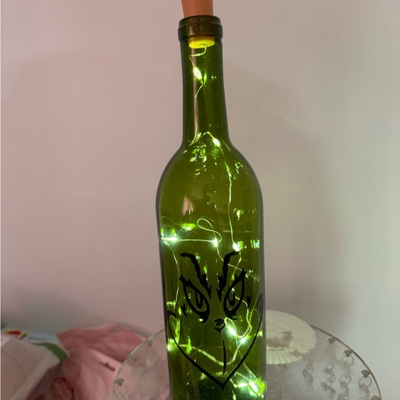 Grinch wine bottles - Picture 2 of 2